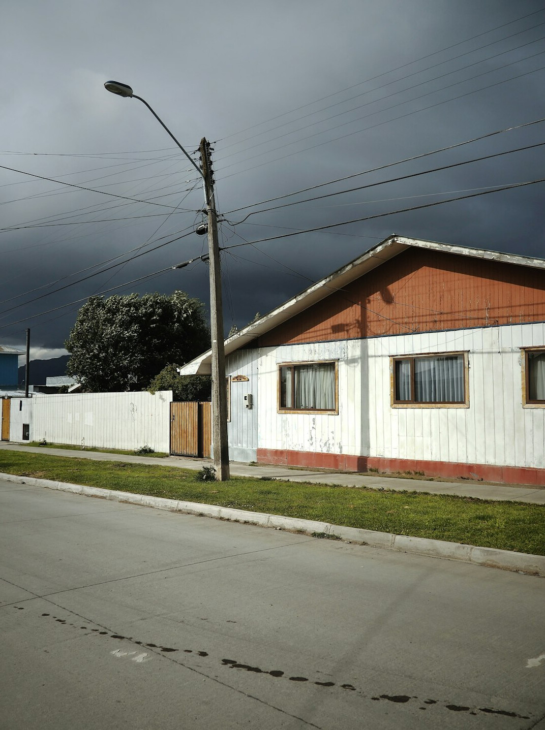 chilean street scene at dusk