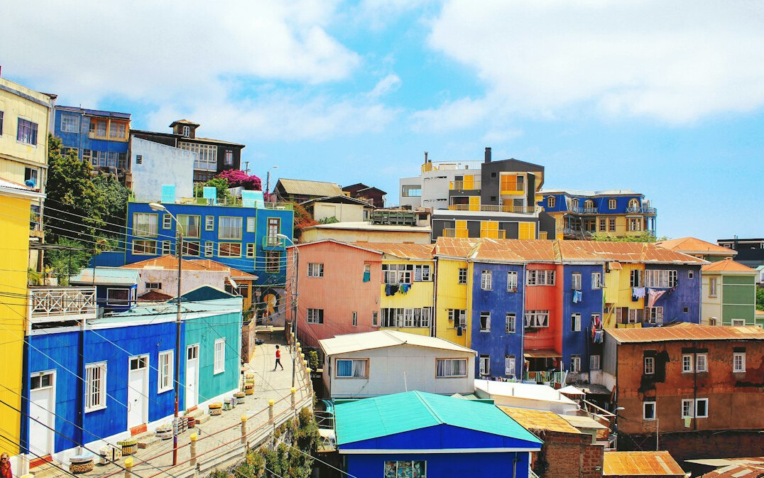 valparaiso colorful houses